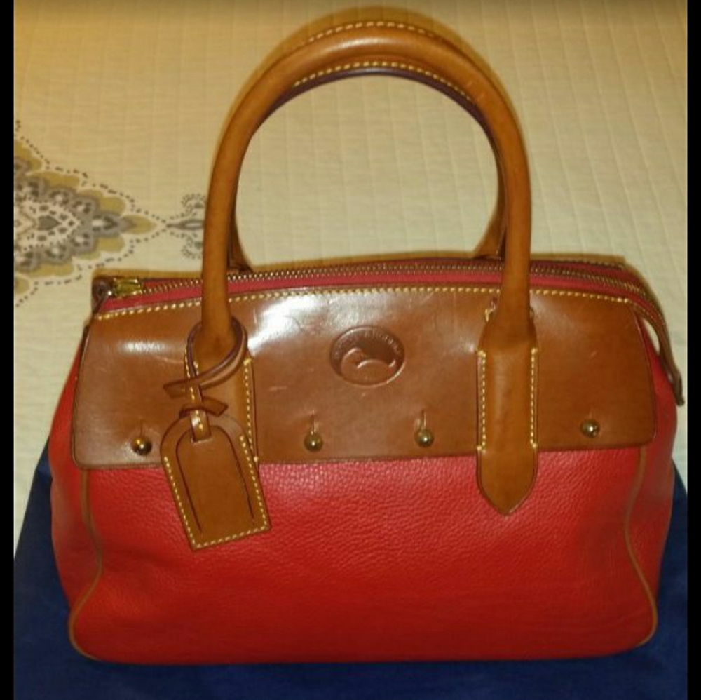 EUC Dooney & Bourke Satchel with dust bag